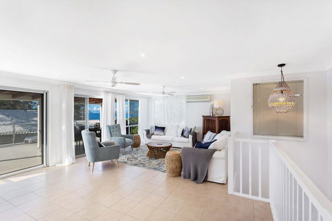 Bagnall Avenue, 1 - Accommodation Gladstone 1