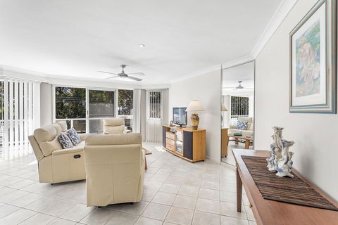 Bagnall Beach Apartments Unit 5-153 Government Rd - Accommodation Gladstone 1