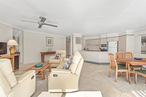 Bagnall Beach Apartments Unit 5-153 Government Rd - Accommodation Gladstone 2