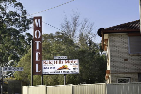 Bald Hills Motel - Accommodation Gladstone 2