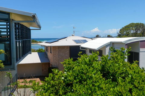 Ballantrae 8 - Sawtell, NSW - Accommodation Gladstone 3