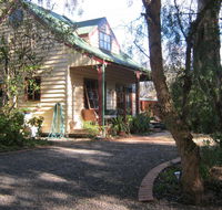 Ballarat cottages incorporating yarrowee cottage and Admirals cottage - Accommodation Gladstone