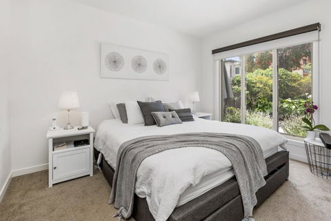 BANGALOW - MORNINGTON - Accommodation Gladstone 2