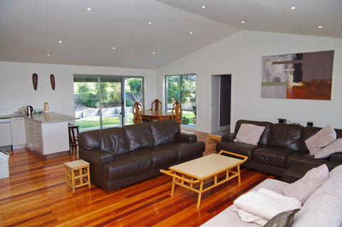 Banyula, 103 Neville Morton Drive - Accommodation Gladstone 0
