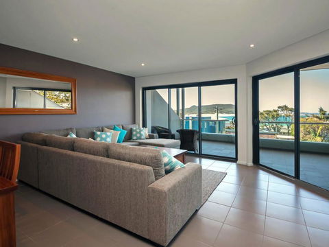 Barefoot Bliss @ Fingal Bay - Accommodation Gladstone 0
