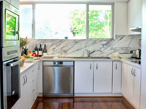 Barefoot' 7/44 Marine Drive - Fabulous Fingal Bay - Accommodation Gladstone 3