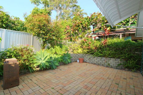 Barefoot, 32 Skyline Crescent, Crescent Head - Accommodation Gladstone 1
