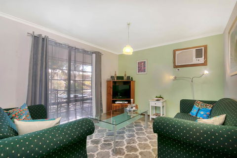 Barossa Country Cottages - Accommodation Gladstone 3
