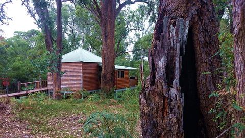 Barrabup Sanctuary BirdHide - Accommodation Gladstone 0