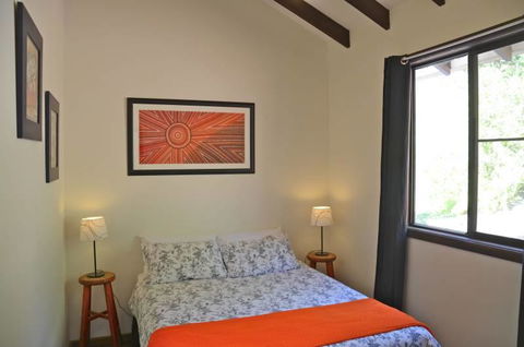 Barrels Beach House, 28 Dulconghi Street - Accommodation Gladstone 2