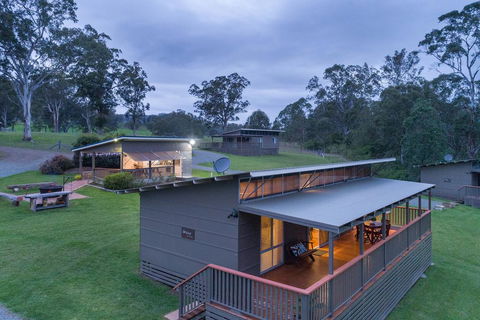 Barrington Riverside Cottages - Accommodation Gladstone 0