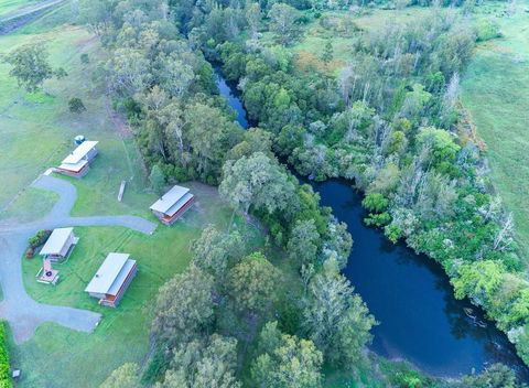 Barrington Riverside Cottages - Accommodation Gladstone 1