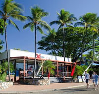 Base Airlie Beach - Accommodation Gladstone