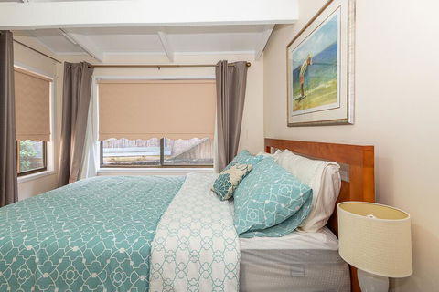 Batehaven Beach House - Accommodation Gladstone 3
