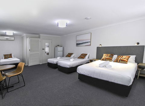Batemans Bay Hotel - Accommodation Gladstone 2