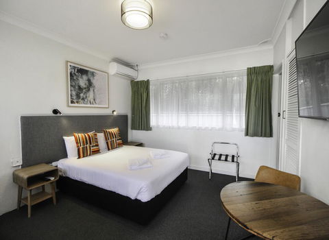 Batemans Bay Hotel - Accommodation Gladstone 1