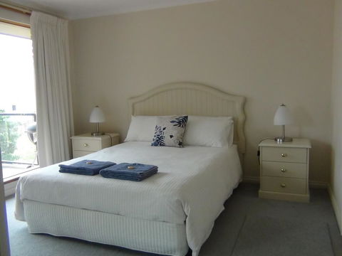Baudin House - Accommodation Gladstone 1