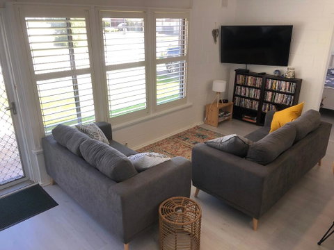 Bay Breeze Cottage - Accommodation Gladstone 3