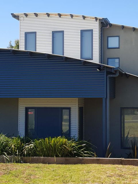 Bay Breeze Holiday Home - Accommodation Gladstone 2