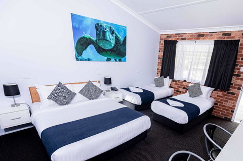 Bay Hotel Motel - Accommodation Gladstone 0