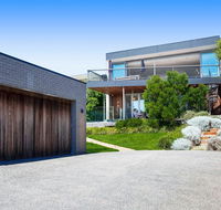 Bay Vista - Amazing Bay Views with the beach at your doorstop - Accommodation Gladstone