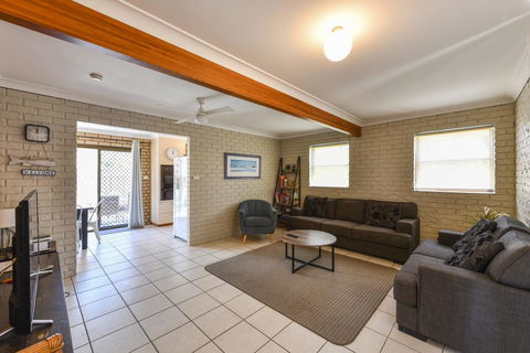 Bayside Beauty - Accommodation Gladstone 3