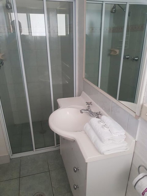 Bayview Apartments - Accommodation Gladstone 2