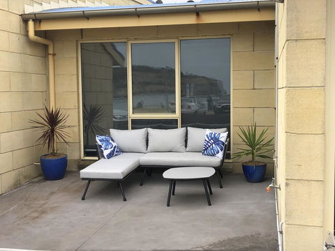 Bayview No 2 - Next To The Beach - Accommodation Gladstone 3