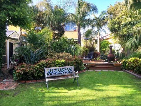 Bayview Studio - Accommodation Gladstone 0