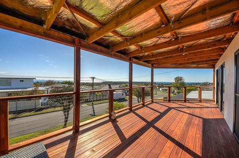 Bayviews - Accommodation Gladstone 2