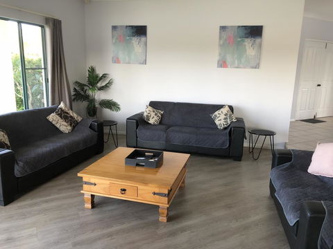 Bayz Maroochy Waters - Accommodation Gladstone 2