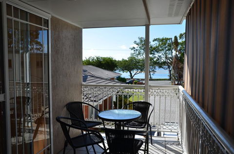 Bayz On The River - Accommodation Gladstone 2