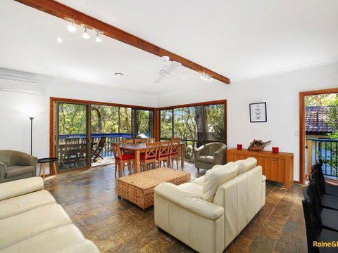 Beach Break With Your Dog! - Pet Friendly - Accommodation Gladstone 1