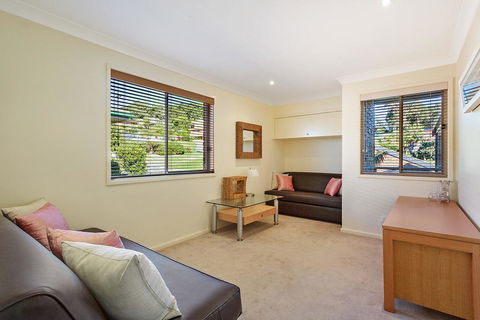 Beach Breakers Apartment - Stunning Views - Accommodation Gladstone 3