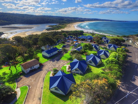 Beach Cabins Merimbula - Accommodation Gladstone 0