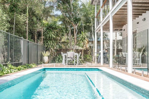 Beach Chalet - Accommodation Gladstone 0