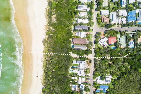 Beach Chalet - Accommodation Gladstone 2