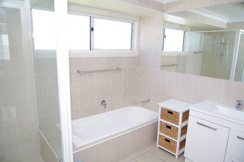 Beach Club 1, 5 Gowing Street - Accommodation Gladstone 2