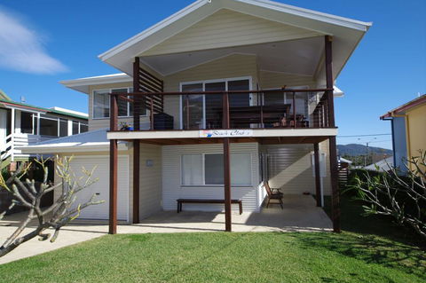 Beach Club 1, 5 Gowing Street - Accommodation Gladstone 0