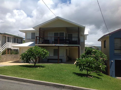 Beach Club 1, 5 Gowing Street - Accommodation Gladstone 3