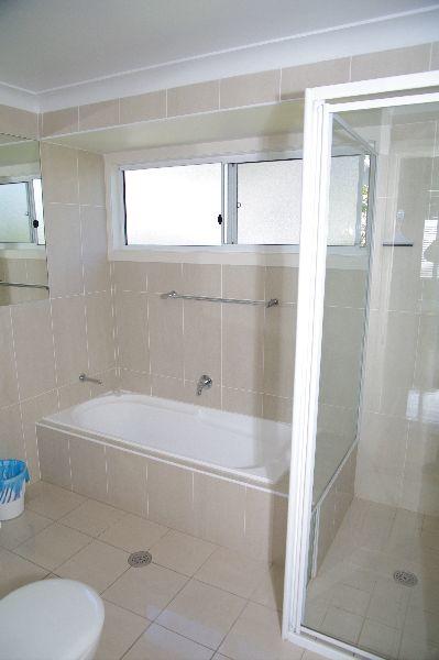 Beach Club 2, 5 Gowing Street - Accommodation Gladstone 3