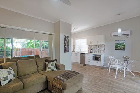 Beach Cottage On Cassia Avenue, Central Coolum Beach - Accommodation Gladstone 3