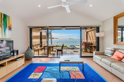 Beach Duplex 72b Marine Dr - Fingal Bay - Accommodation Gladstone 3