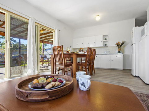 Beach Escape @ Currarong - Basic Family Accommodation - Accommodation Gladstone 2