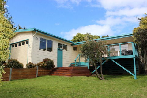 Beach House @ Smiths Beach - Accommodation Gladstone 0