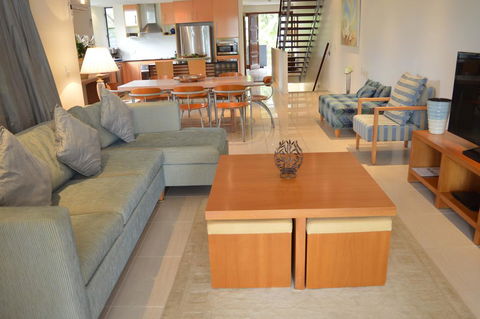 Beach House Apartment 1 - Accommodation Gladstone 2