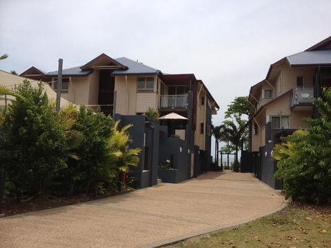 Beach House Apartment 1 - Accommodation Gladstone 0