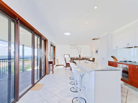 Beach House At Moana - Accommodation Gladstone 3