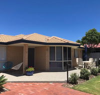 Beach House by the bay - Accommodation Gladstone