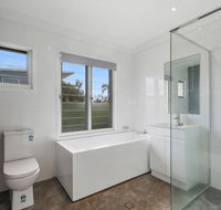 BEACH HOUSE ON PEARL - Accommodation Gladstone